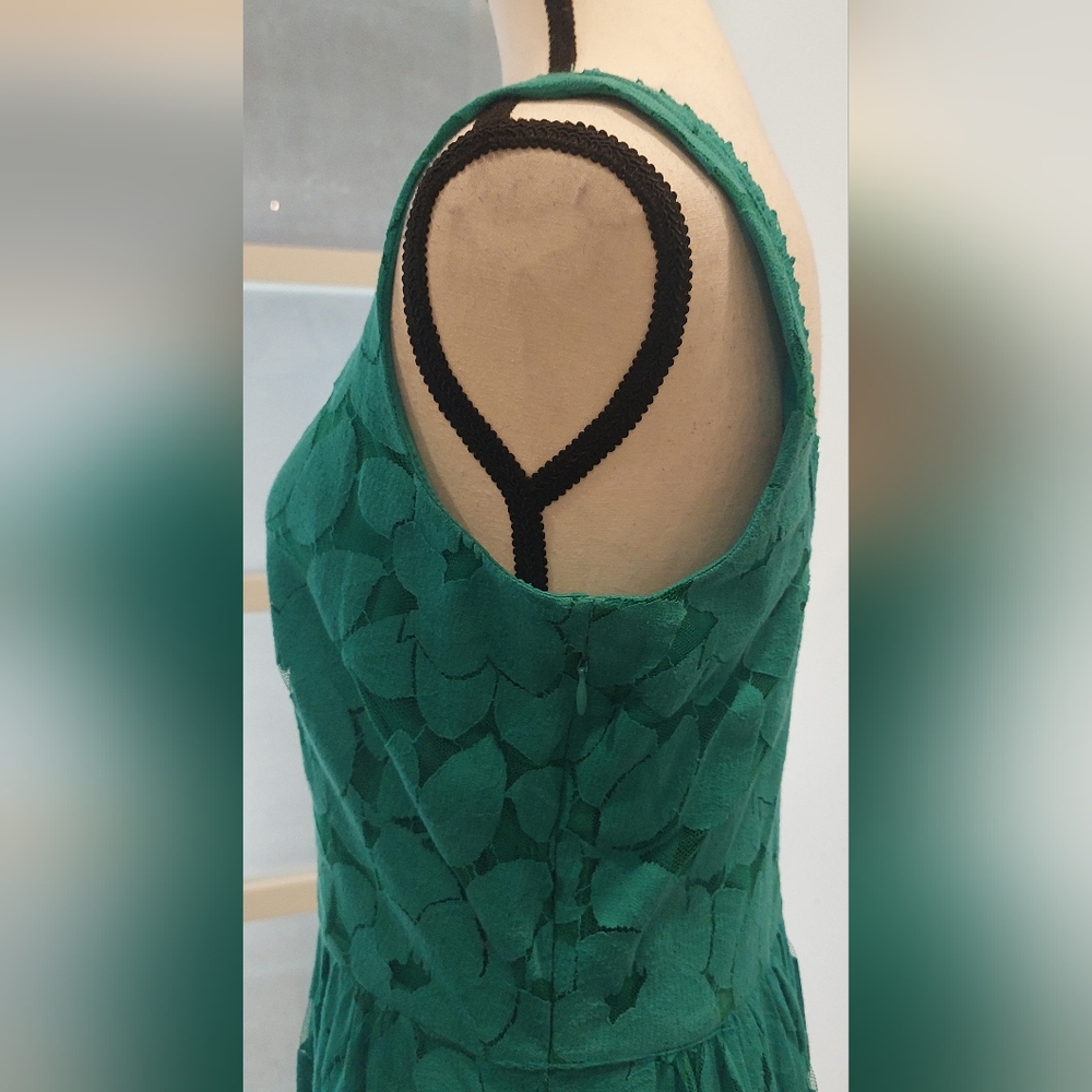 Ronni Nicole Emerald Lace Midi Dress - Picture 5 of 7
